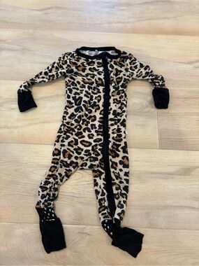 Posh Peanut Leopard Print Footed One-Piece Pajama - Tan & Black